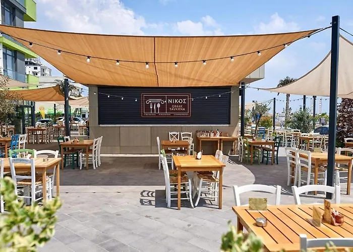 Apartament Complex By Alz Năvodari